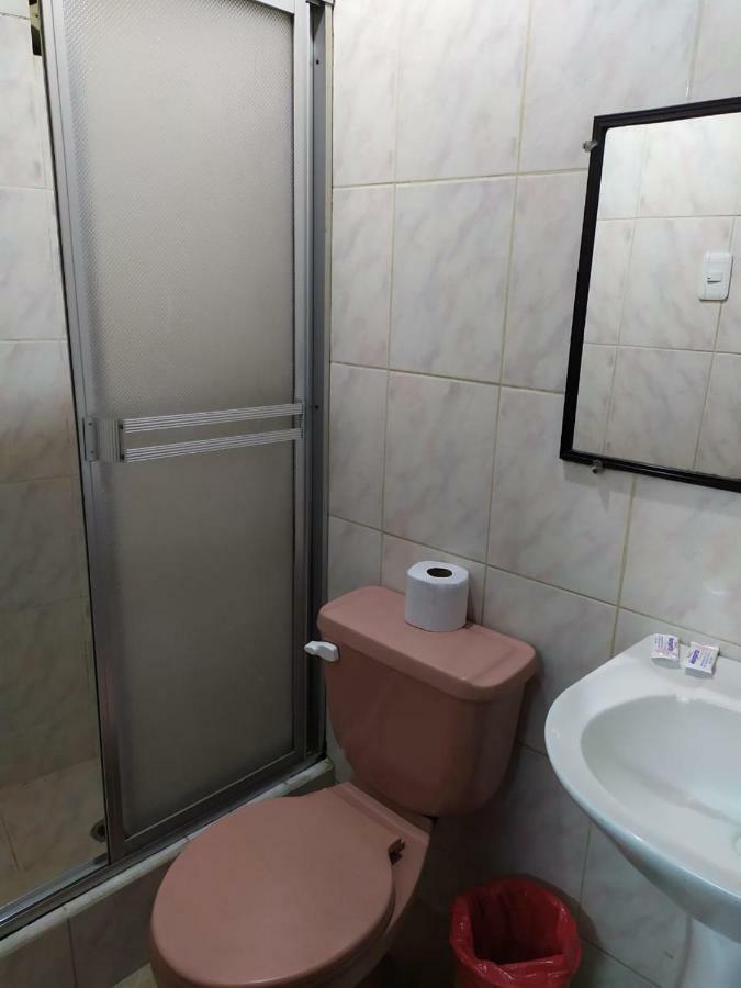 Hotel Margarita Inn Alameda Quito Zimmer foto